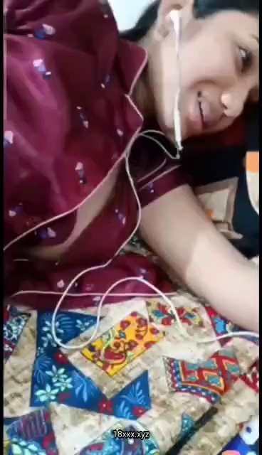 Bengali Cute Girl Showing Boobs Thumbnail